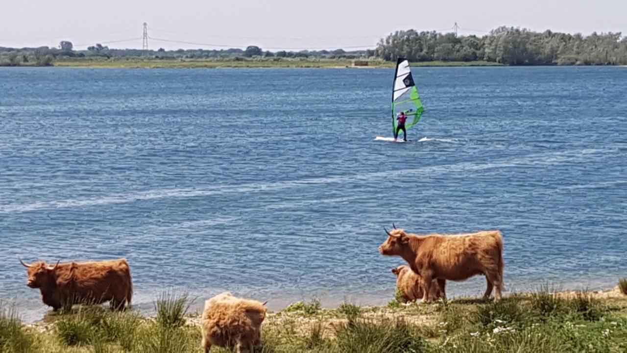 ホテル De Zeilende Kraay Katwijk エクステリア 写真